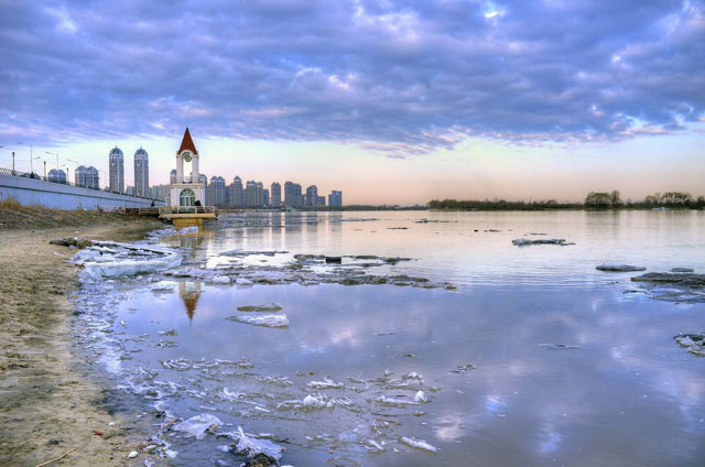 松花江支流呈現(xiàn)水質(zhì)下降溶解氧降低不適合養(yǎng)魚(yú)(圖1)